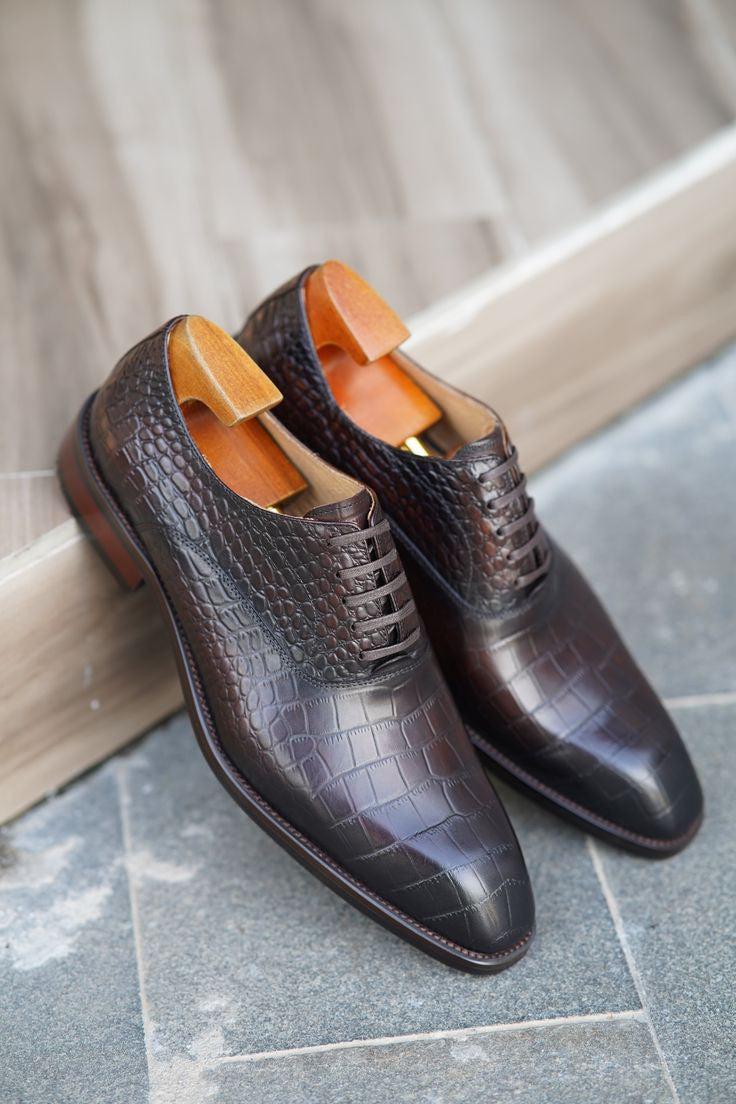 Discover Luxury with Men's Crocodile Texture Oxford Lace-Ups Shoes